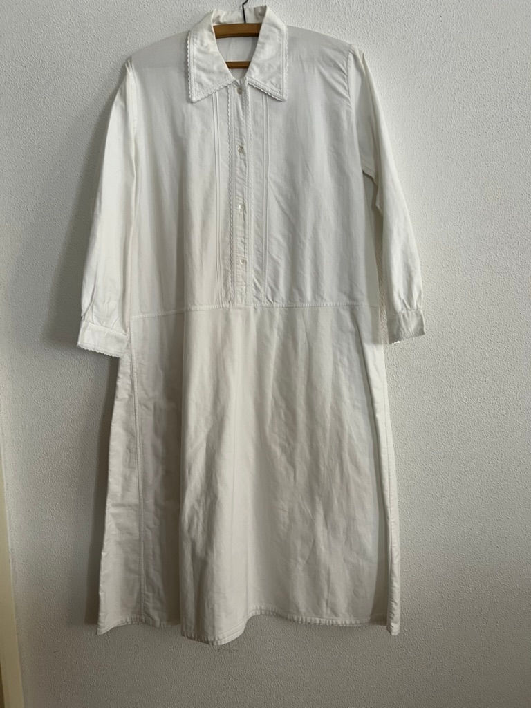 Thumbnail: Vintage French Cotton Chemise Flannel Nightshirt with Scalloped Trim