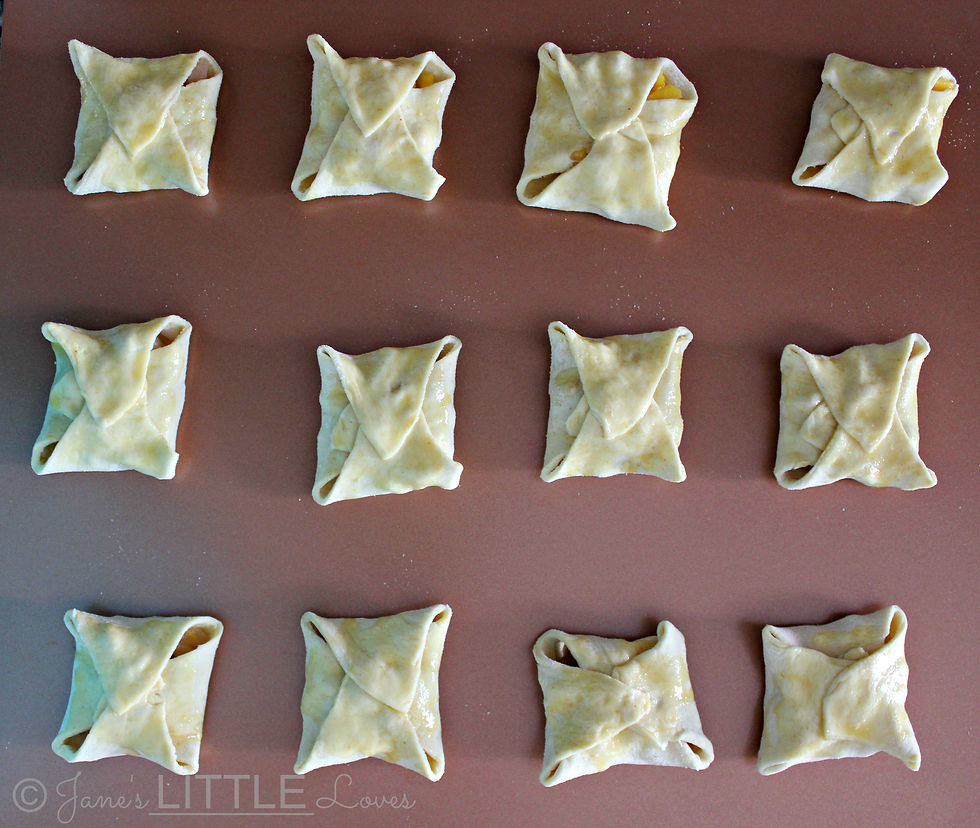 apple mango puff pastry purses