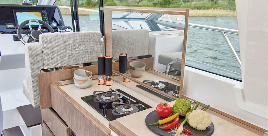 Sealine C335 | Yachting Partners Malta