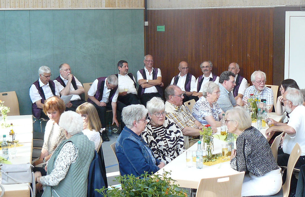 DIE ROMEOS IM "WARTEBEREICH" VOR IHREM AUFTRITT.