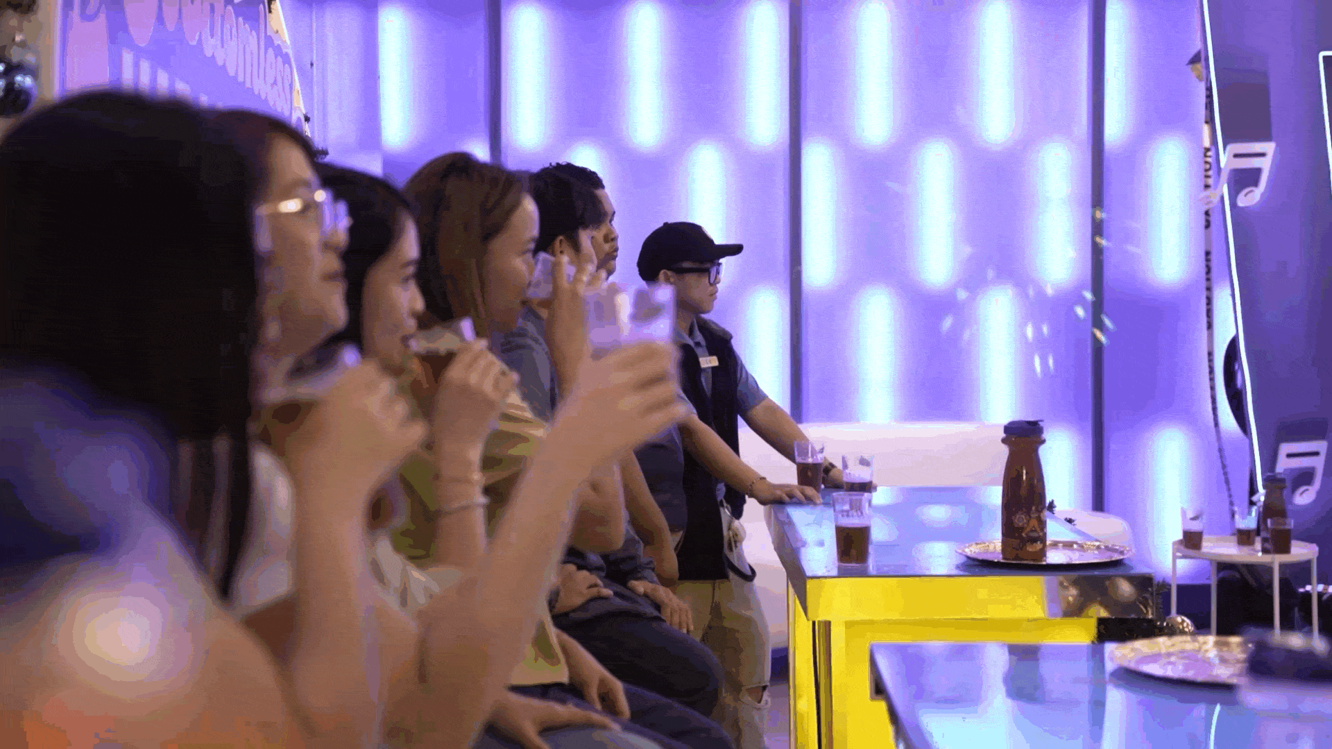 nestea-ezgif.com-optimize.gif