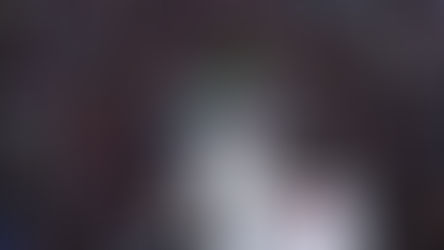 Elliott holds off Hamlin to win Martinsville