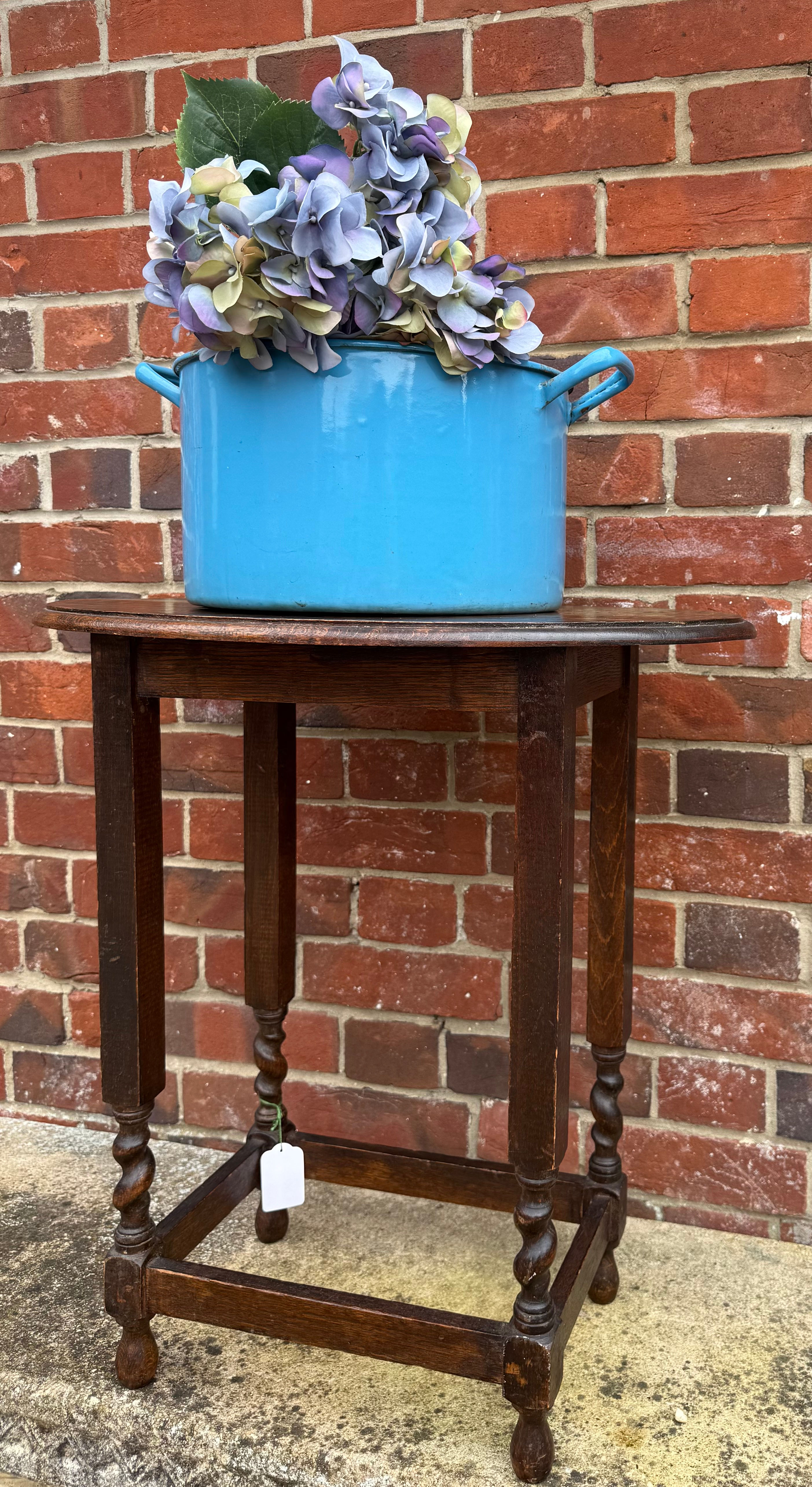 Early 20th Century Oak Occasional Side Table / Lamp Table