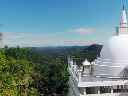 ‘‘පිංකෙත මේ නාවිමනේ - මහින්ද සෑ රද ඉඳිවේ..’’
