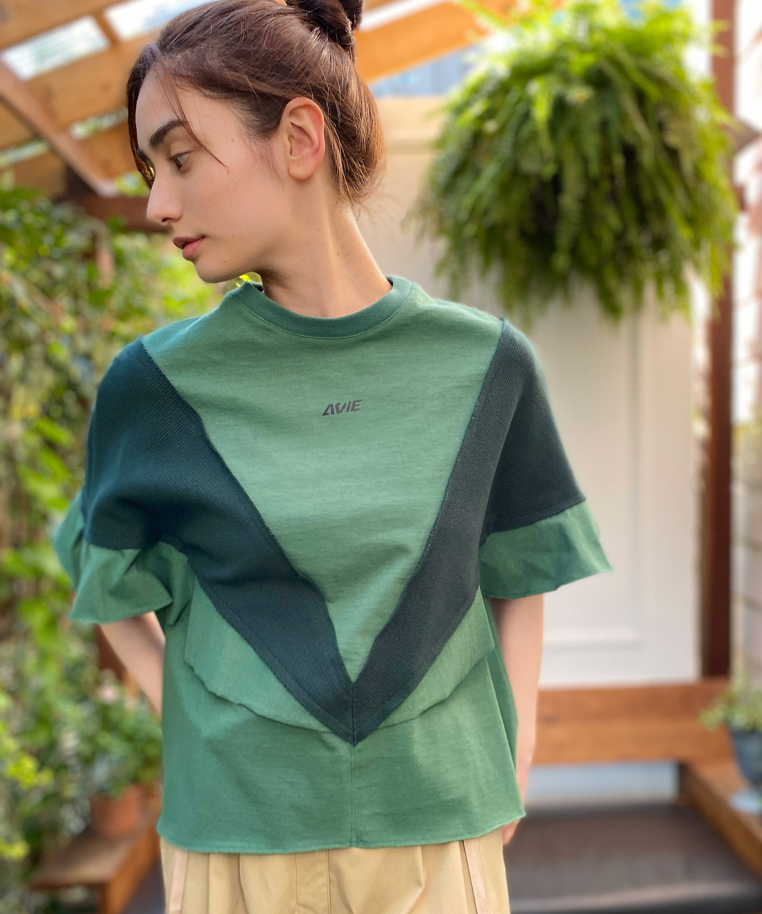 Cutting flare Tee