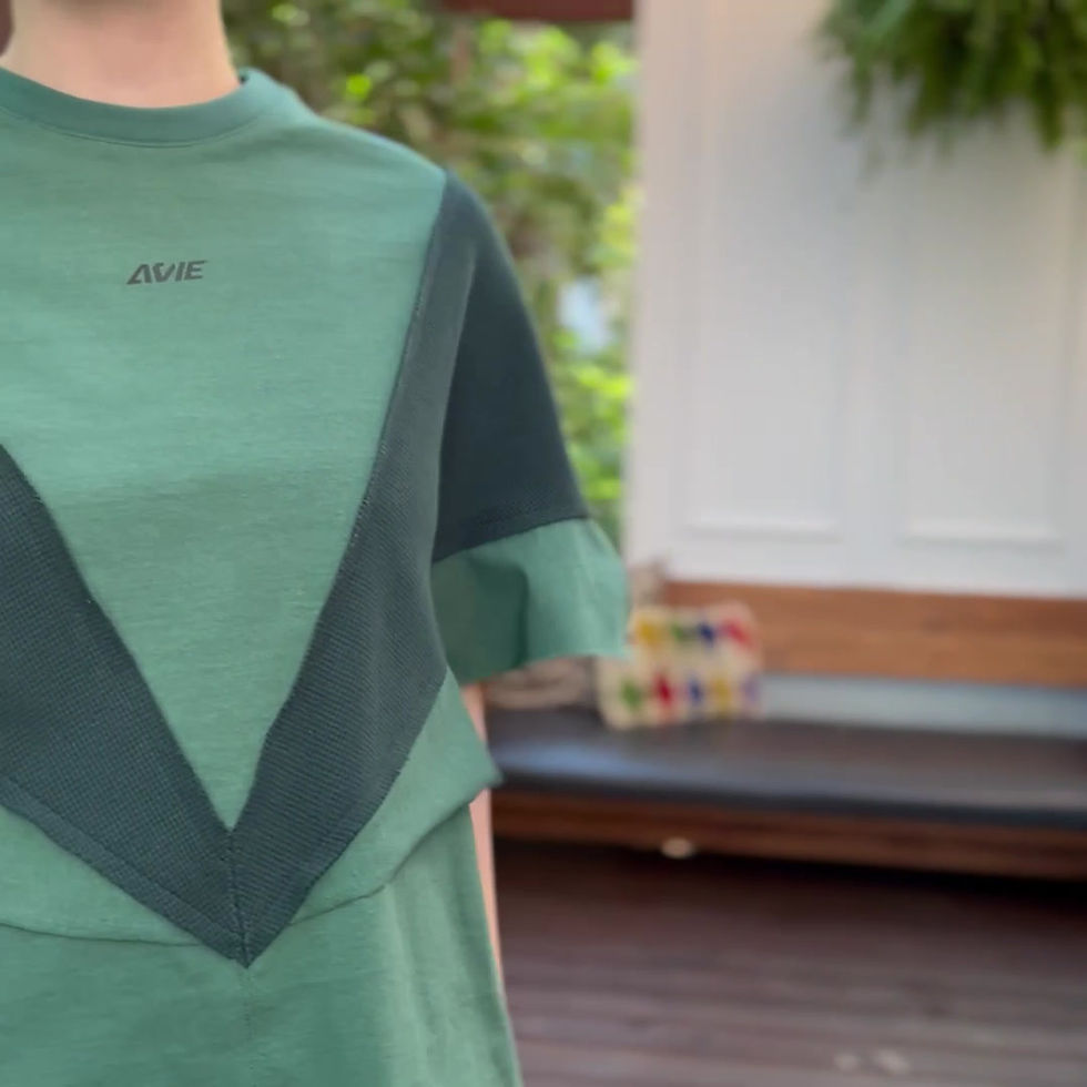 サムネイル： Cutting flare Tee