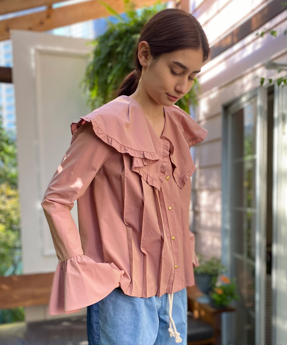 サムネイル： Washer chambray tuck blouse
