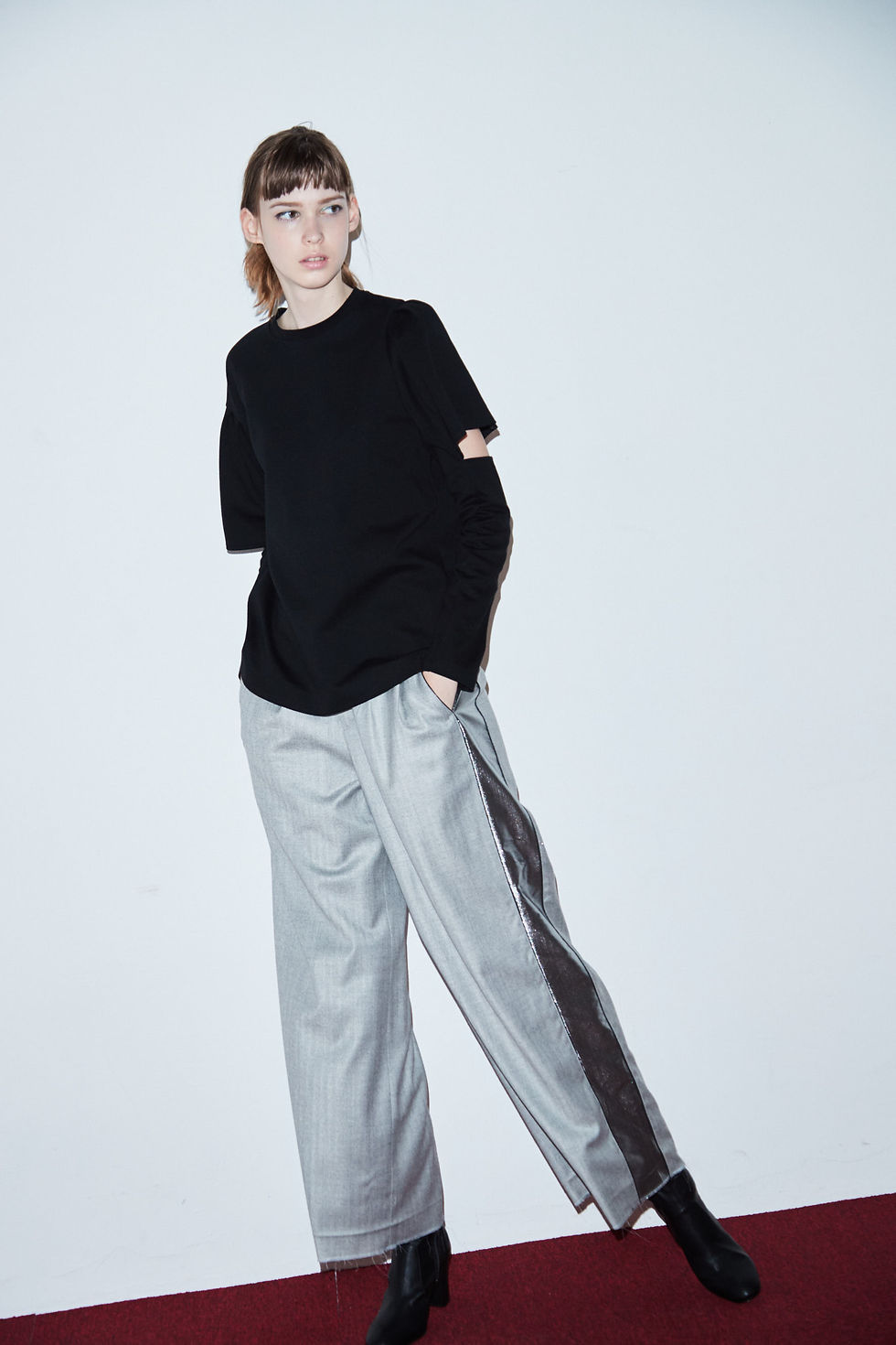 サムネイル： Slit ruffle sleeve TEE