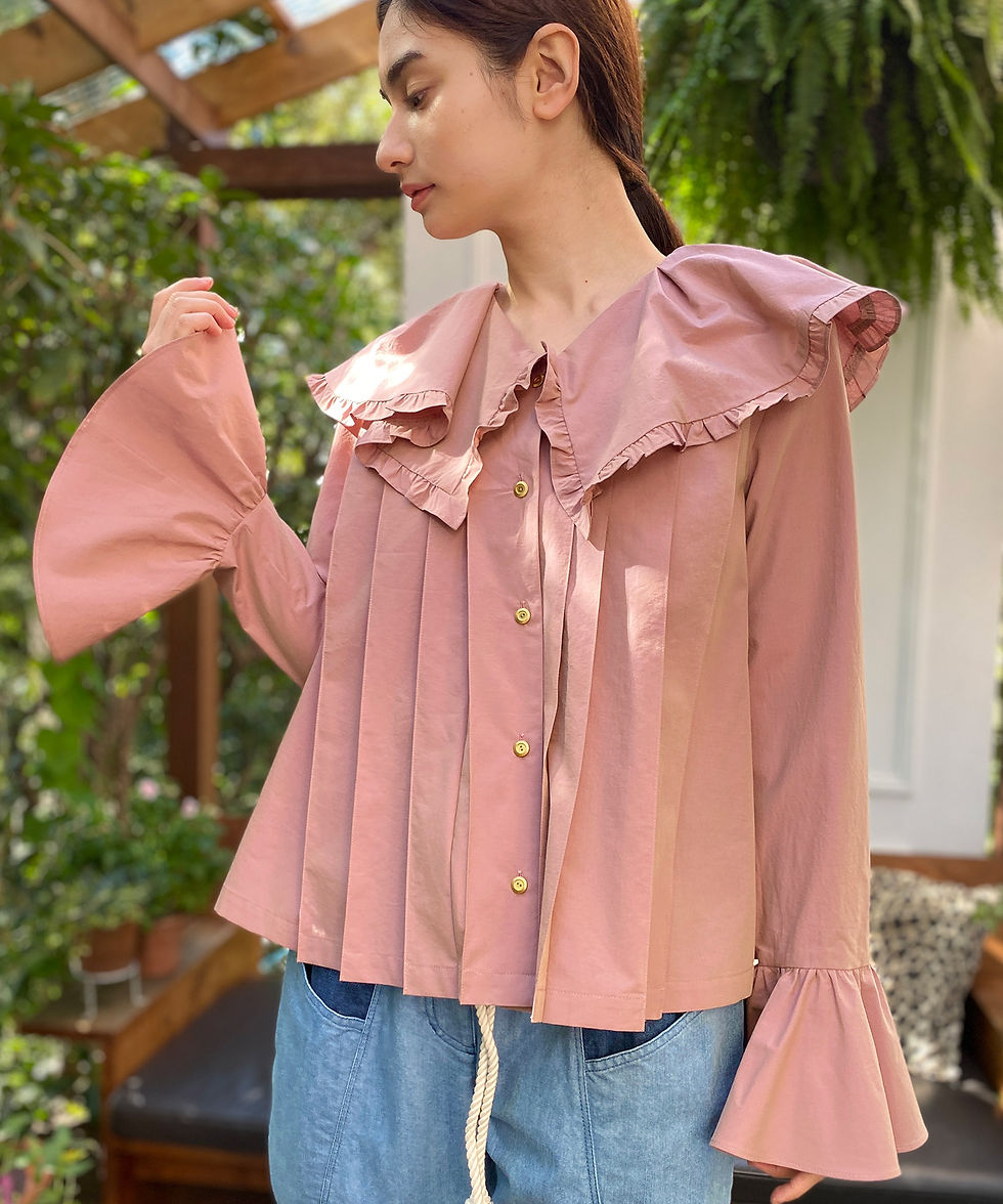 サムネイル： Washer chambray tuck blouse