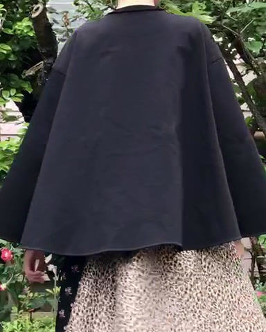 サムネイル： Frill switching A-line print pullover