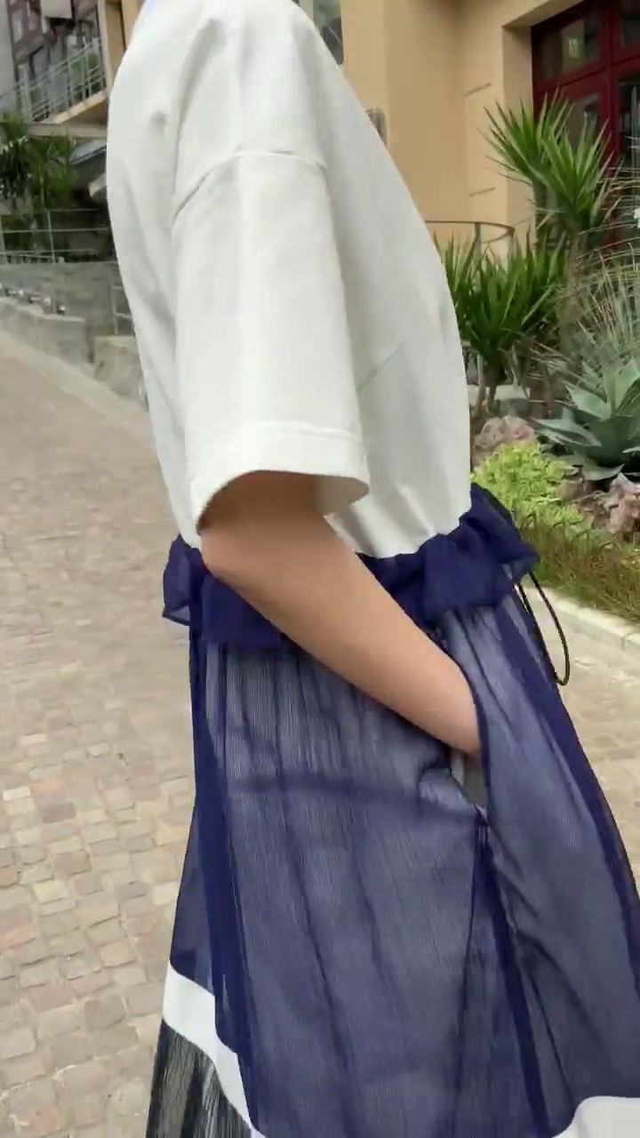 サムネイル： Tulle pleated dress