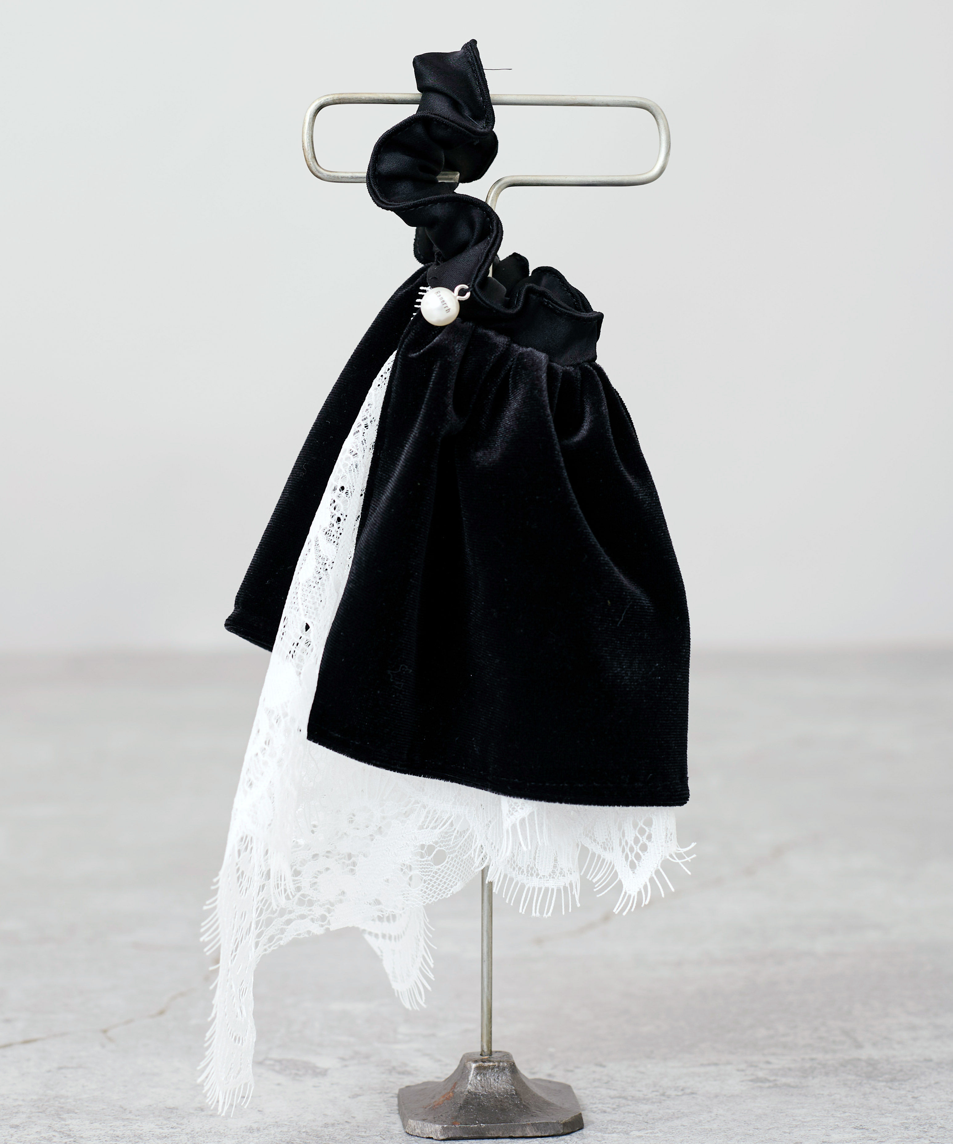 Velvet lace hair tie