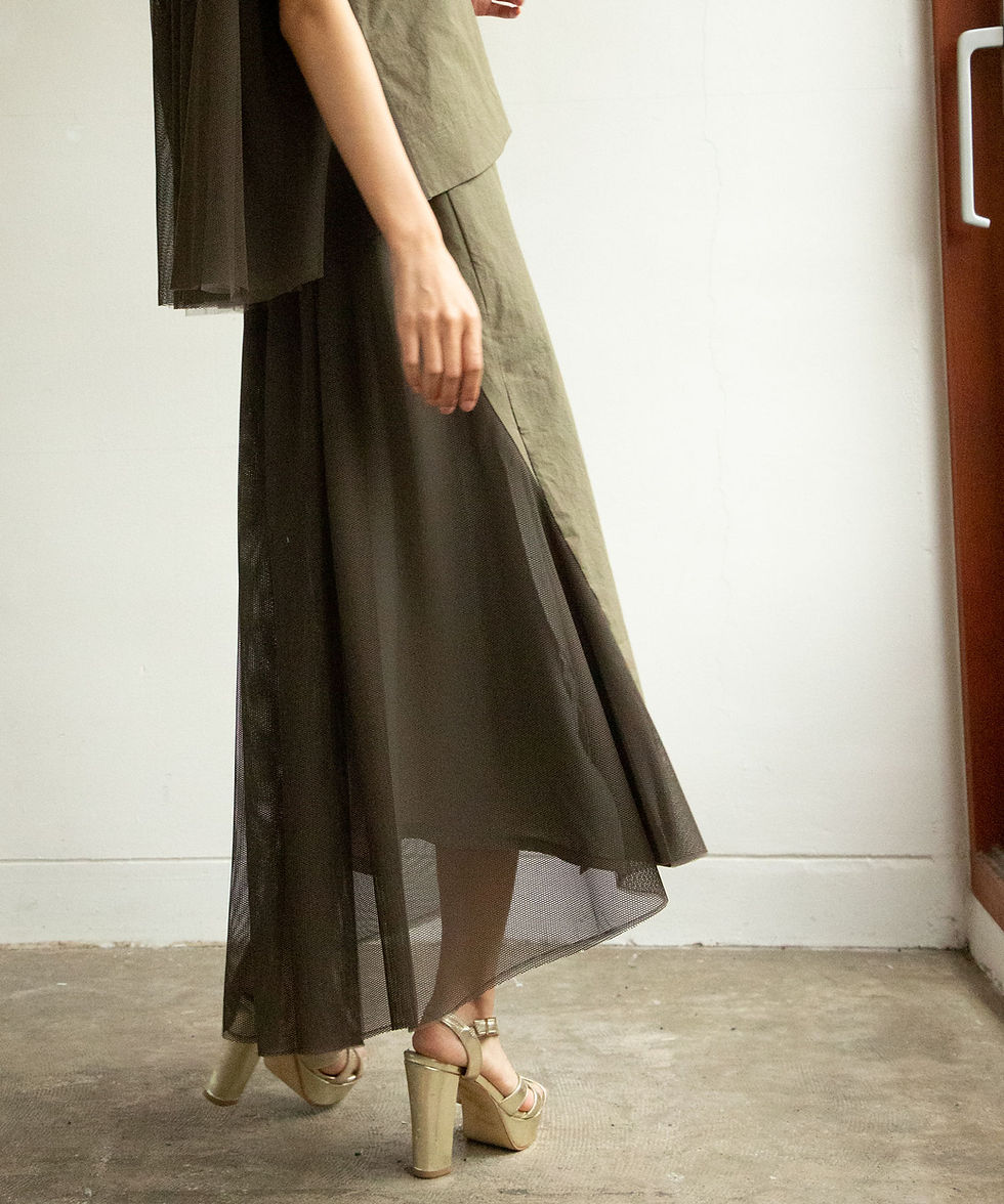 サムネイル： Back flare design skirt