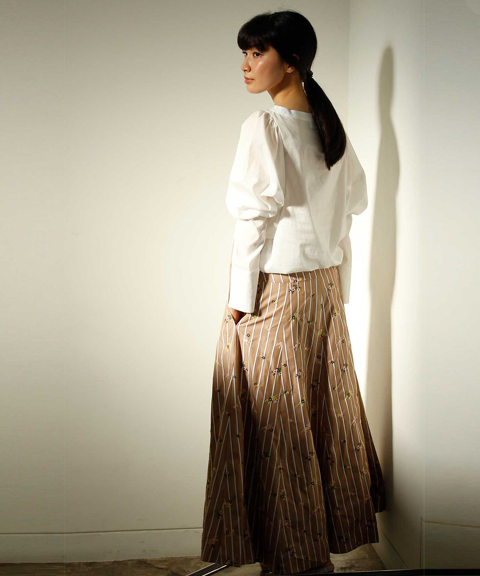 サムネイル： Embroidered stripe flared long skirt