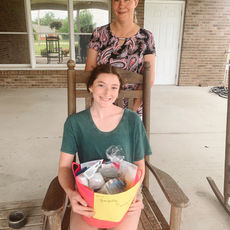 2021 Rogers Scholar Caroline Richmond donates items to Bethany House