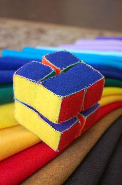 חוה קלפ, קובייה צבעונית