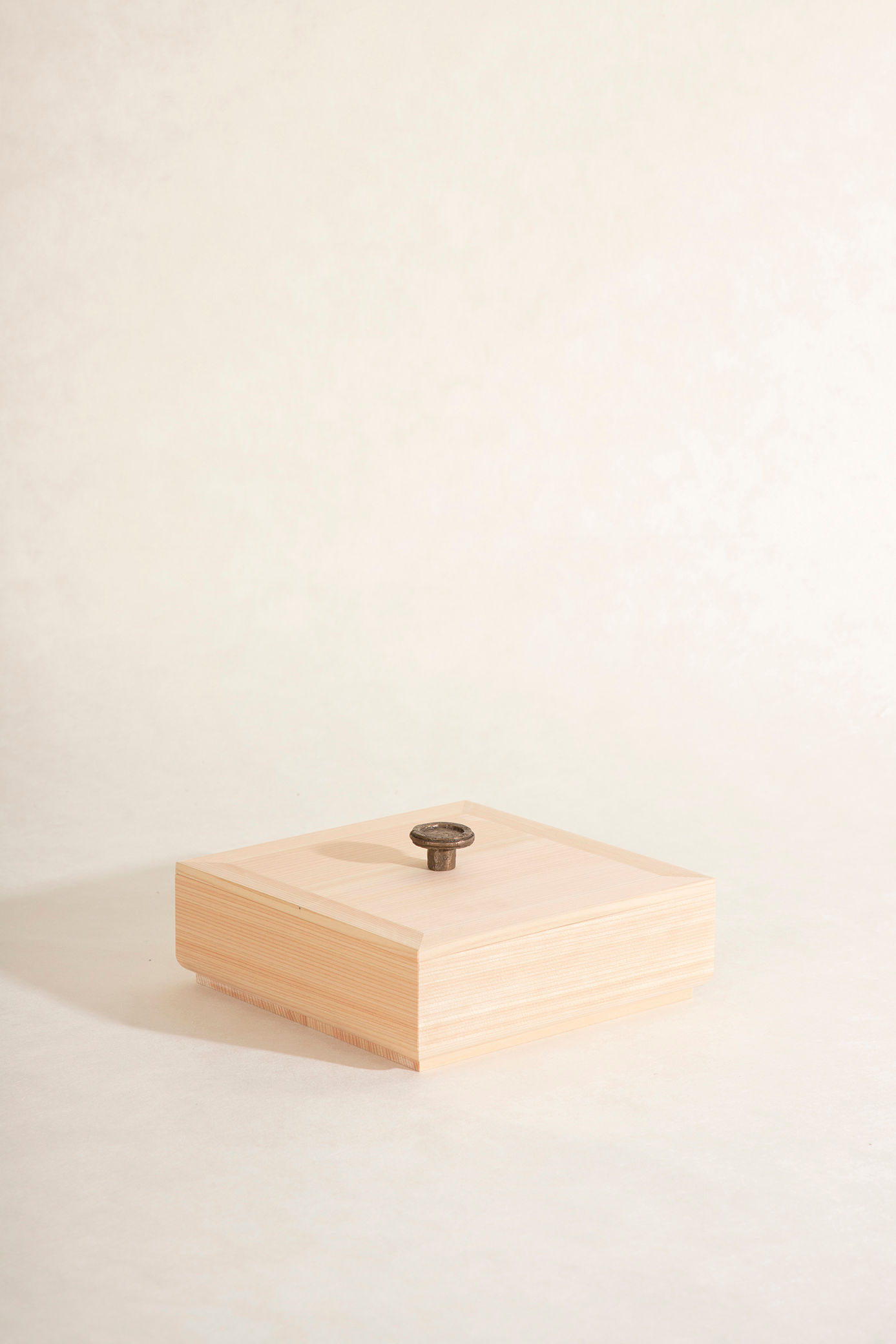 MASU hinoki square, round handle