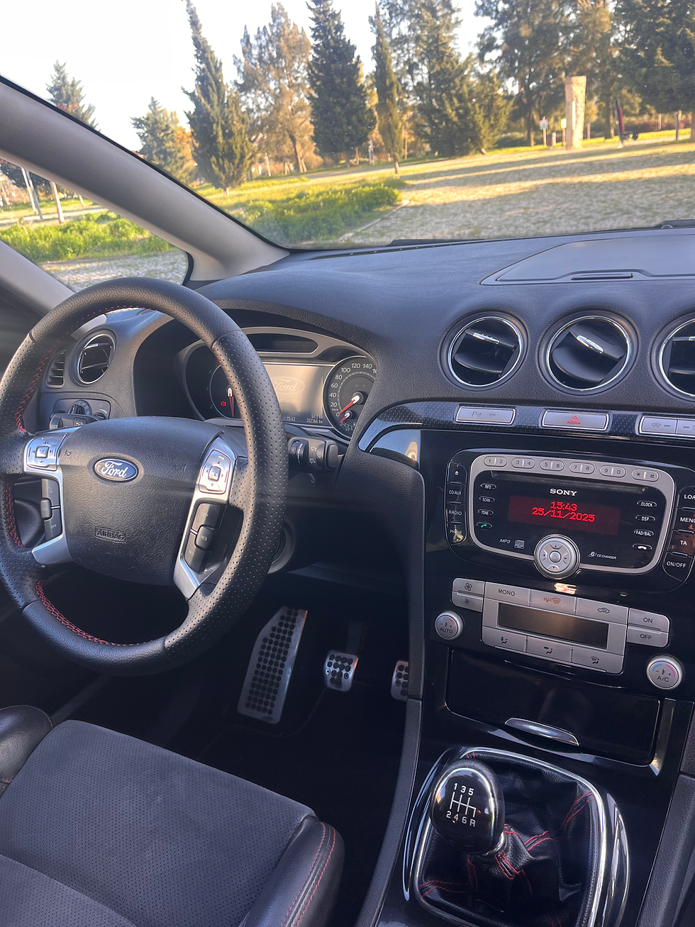 Miniatura: Ford Smax Titanium S