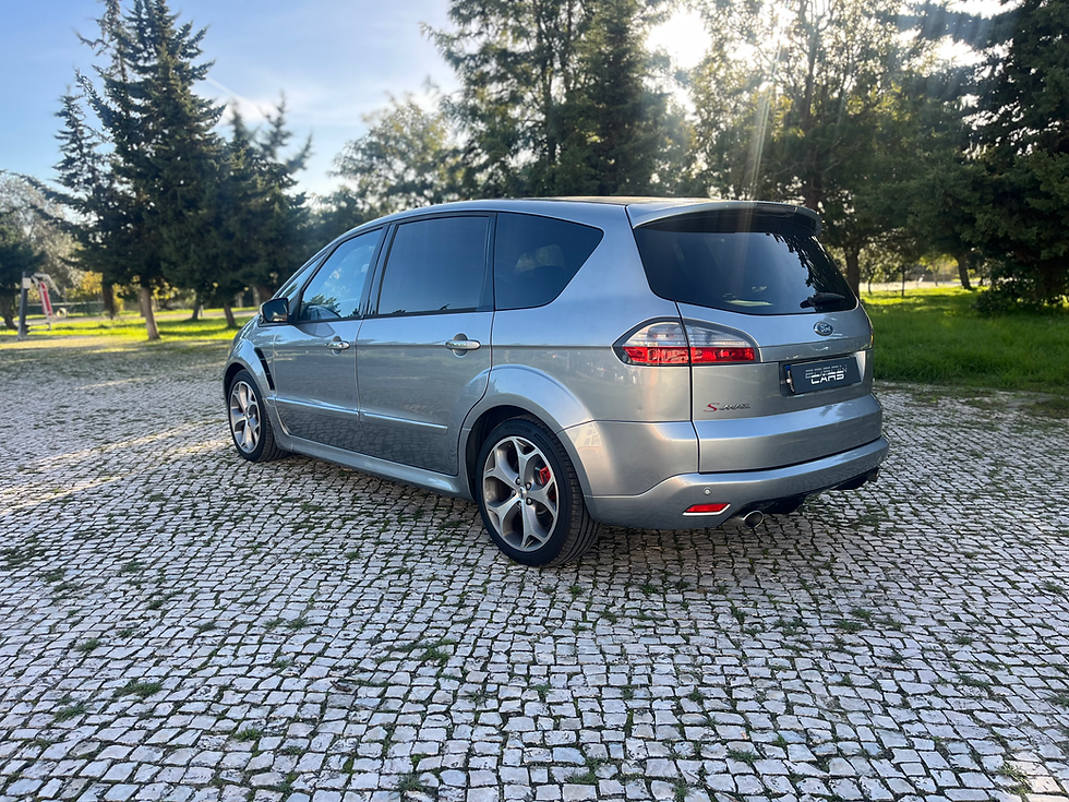 Miniatura: Ford Smax Titanium S
