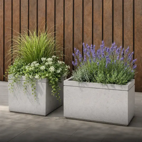 Бетонний вазон для квітів серії Кантрі, купити від виробника в Україні.