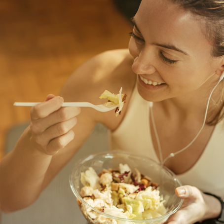 O que comer antes e após o treino para garantir energia e recuperação física
