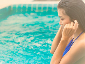 Curta o verão sem água no ouvido