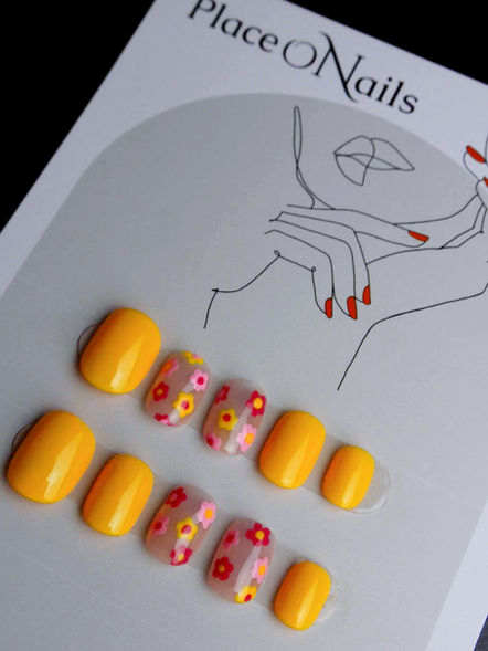 press on nails sur mesure été jaune et fleurs
