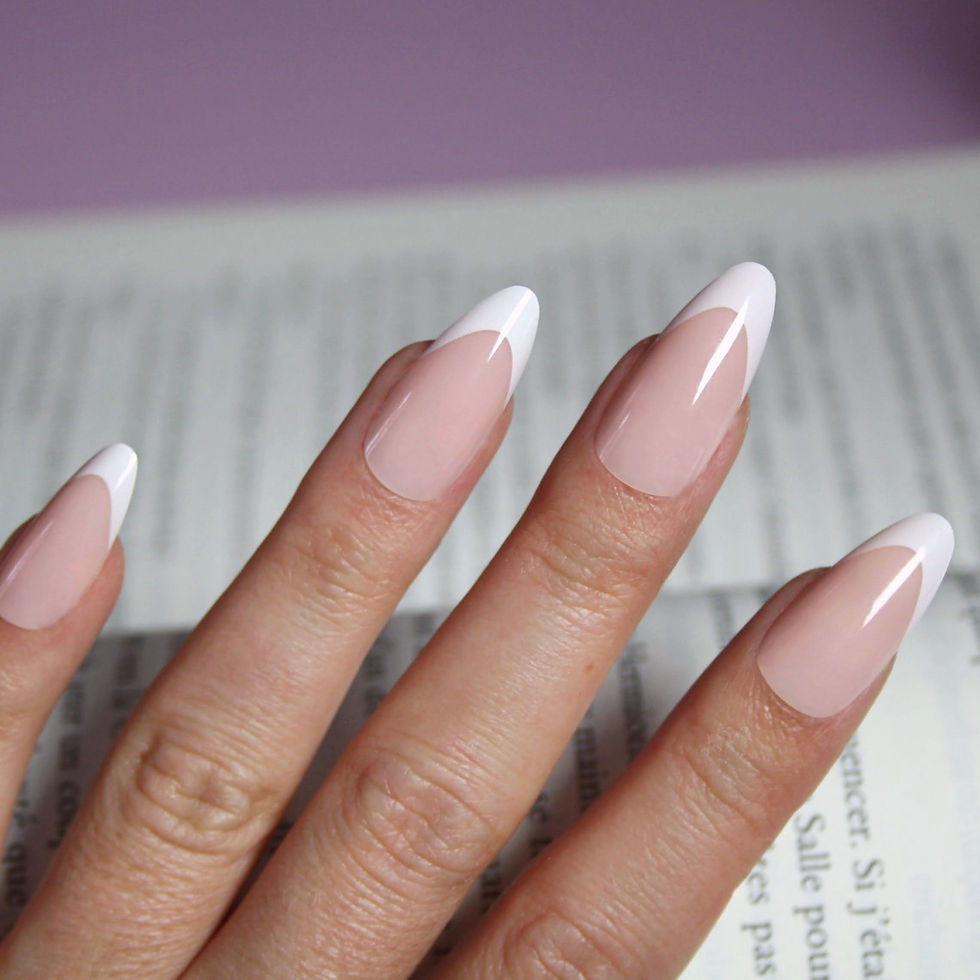 press on nails french manucure blanche forme amande long