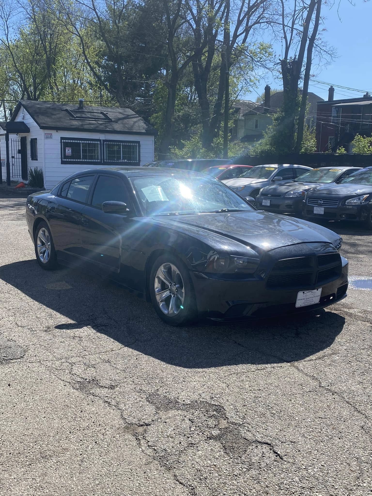 2013 Dodge Charger SE's photo