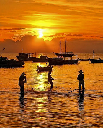 Estátuas de los pescadores, dentro del barrio de Armação .