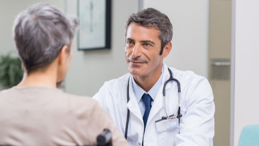 Arzt mit Patient