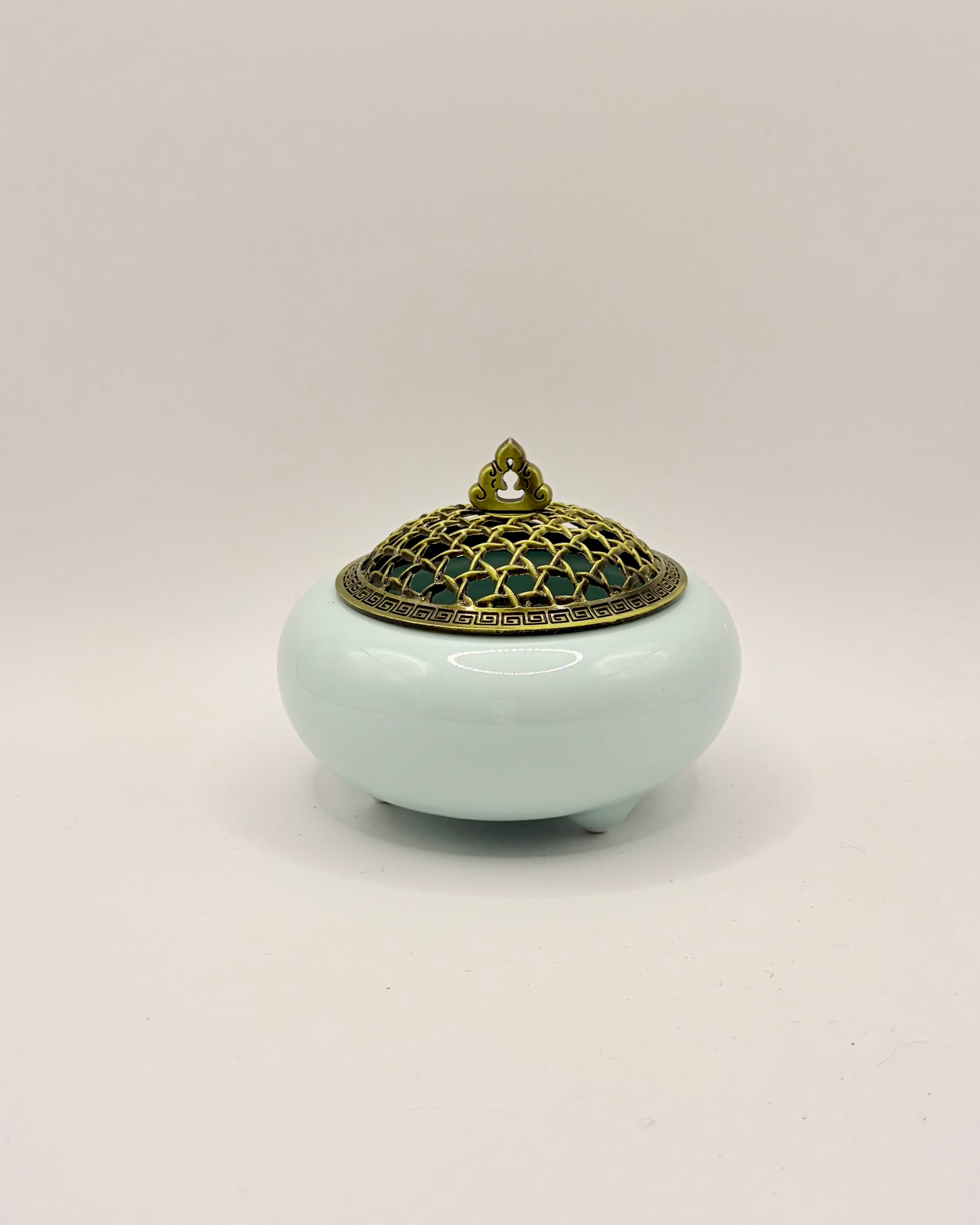 Handmade Porcelain Incense Coil Burner - Ice Blue