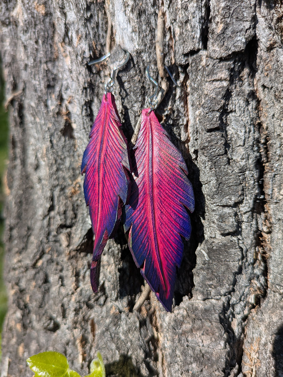 Miniature : Boucles d'oreilles plume pourpre
