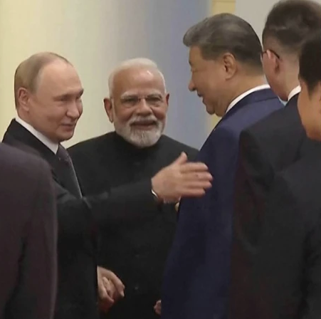 Vladimir Putin, Narendra Modi, Xi Jinping at SCO Summit 2025 (AP news photo)