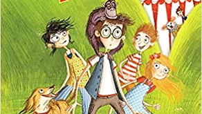 Five Go Off in a Caravan ( The Famous Five #5 )