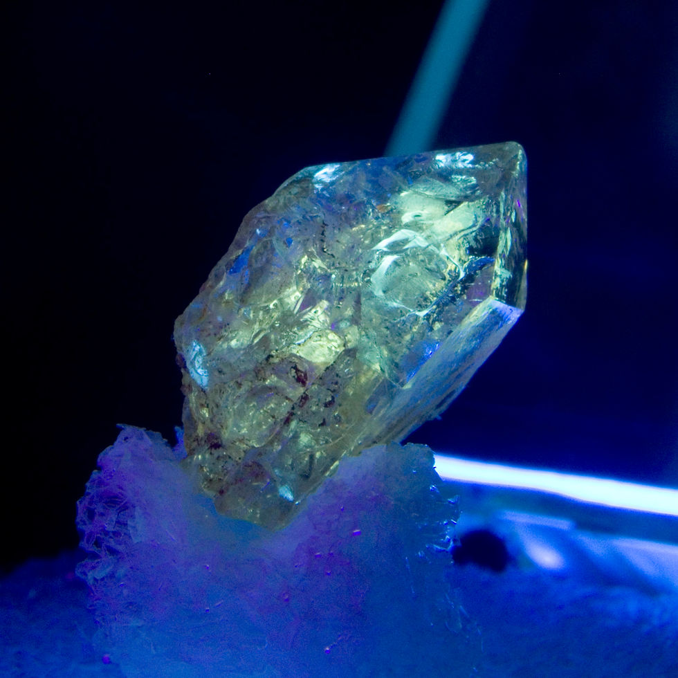 Thumbnail: Petroleum Included Quartz. Santa Fe, New Mexico, USA. Studio Mineralia Earth Art Gallery