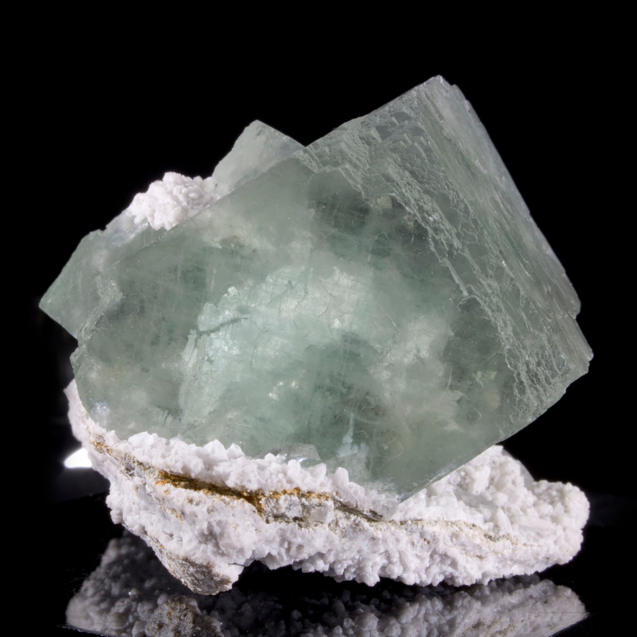 Fluorite - Xianghualing Mine, China - Studio Mineralia: The Earth Art Gallery