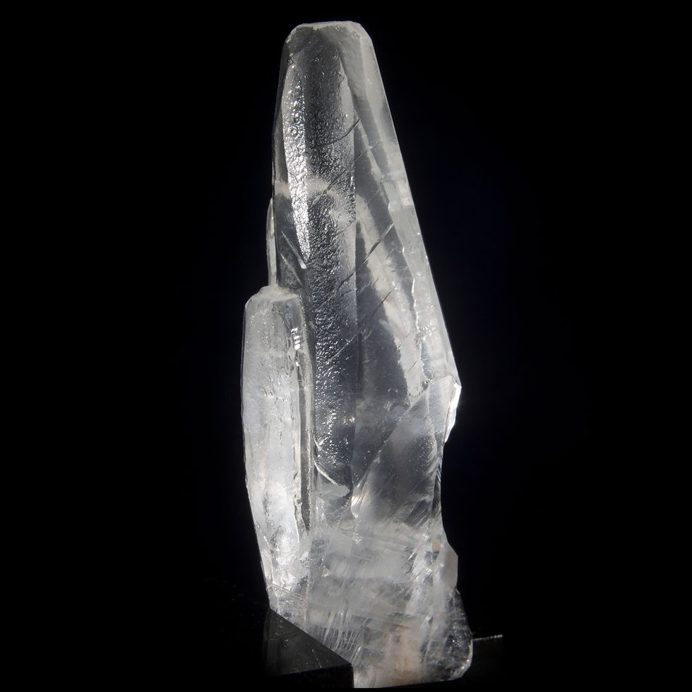 Thumbnail: Calcite. UV Reactive, bright fluorescence and phosphorescence under UV light. An exceptional example of a beautiful crystal h