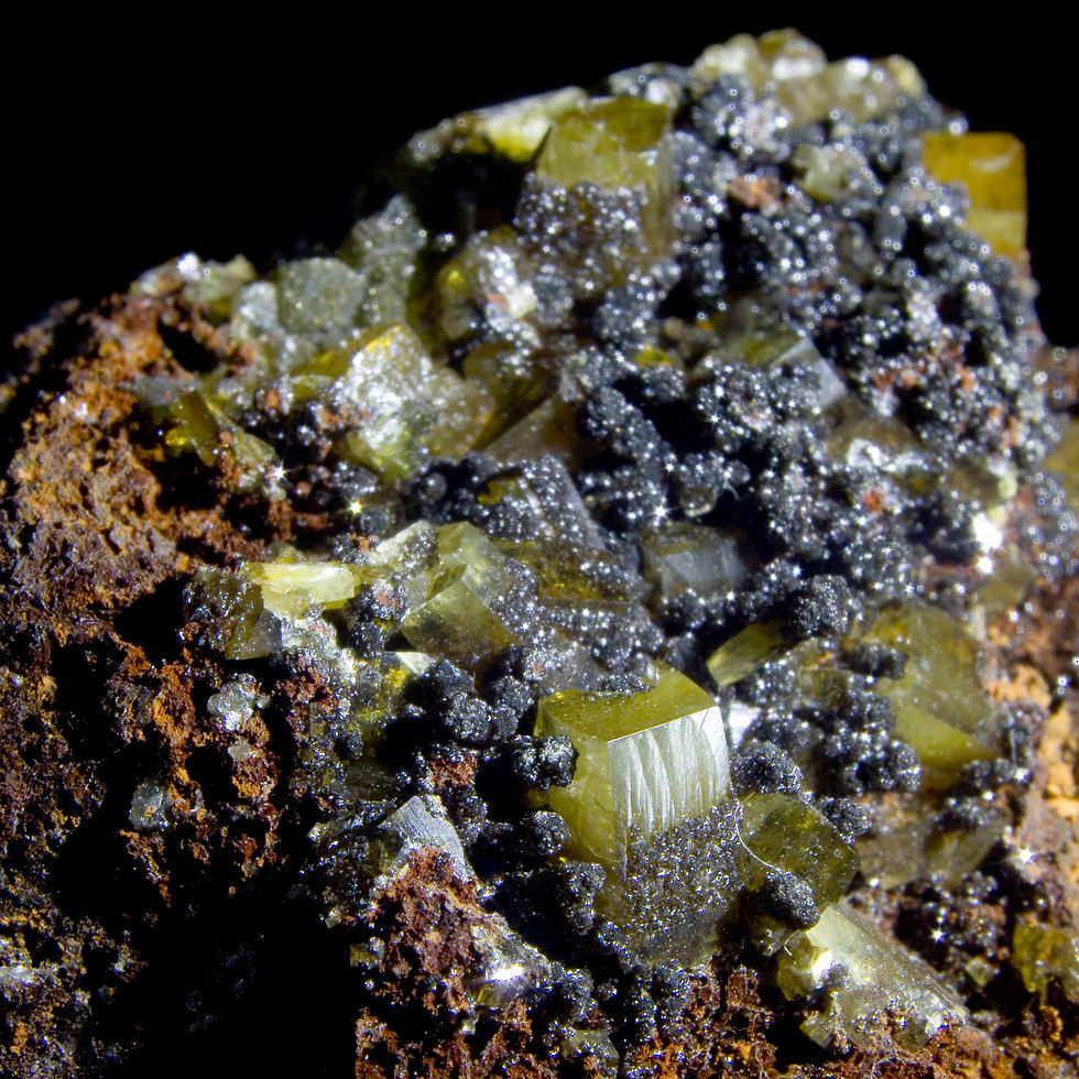 Thumbnail: Wulfenite - Stevenson-Bennett Mine, Organ Mts., New Mexico - Studio Mineralia