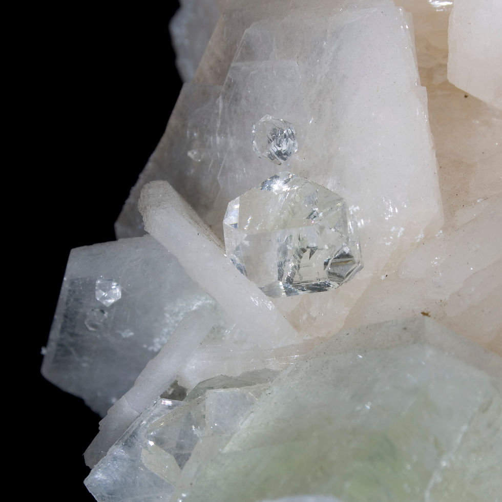 Thumbnail: A massive double-terminated crystal of Peach Stilbite