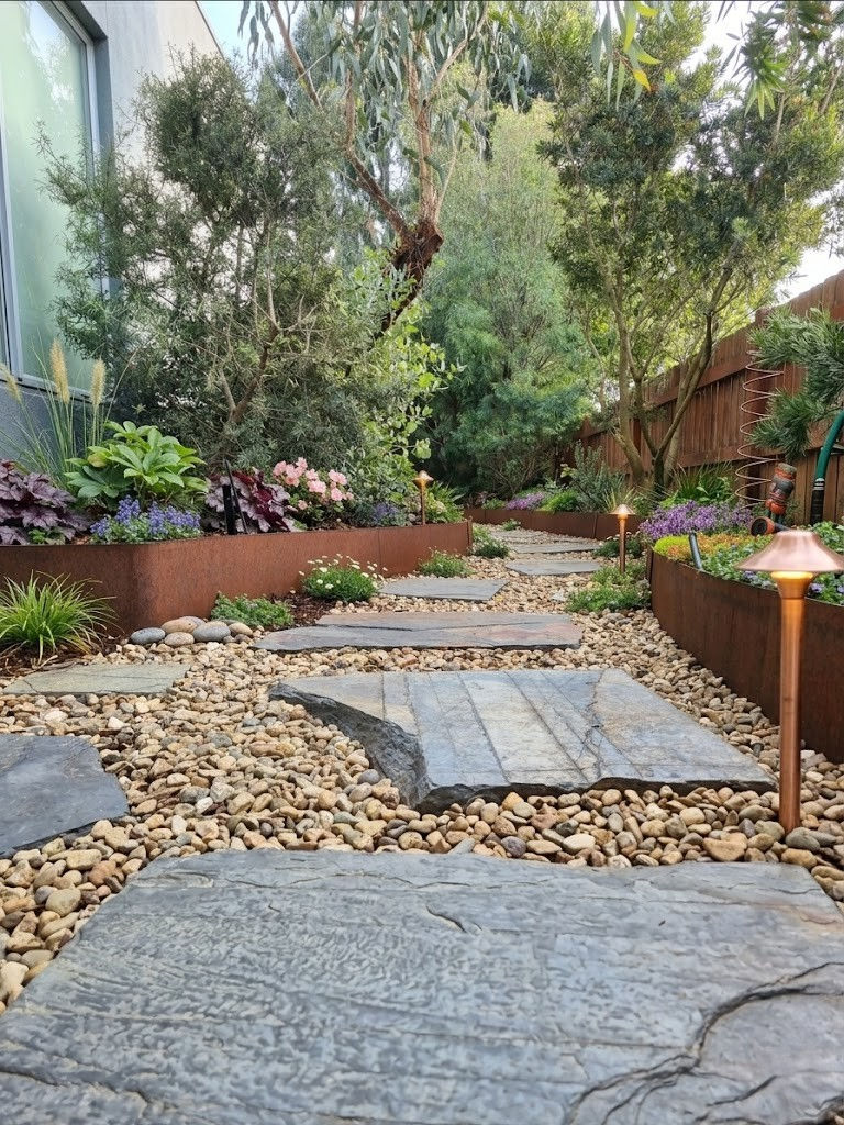 Thumbnail: GARDEN EDGING