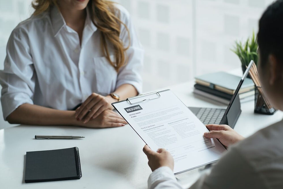 Candidate using resume tips for job application and impressing hiring managers