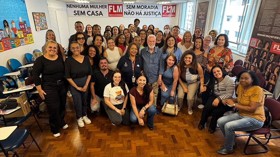 Grupo de Assistentes Sociais realiza encontro para discutir o Agosto Lilás