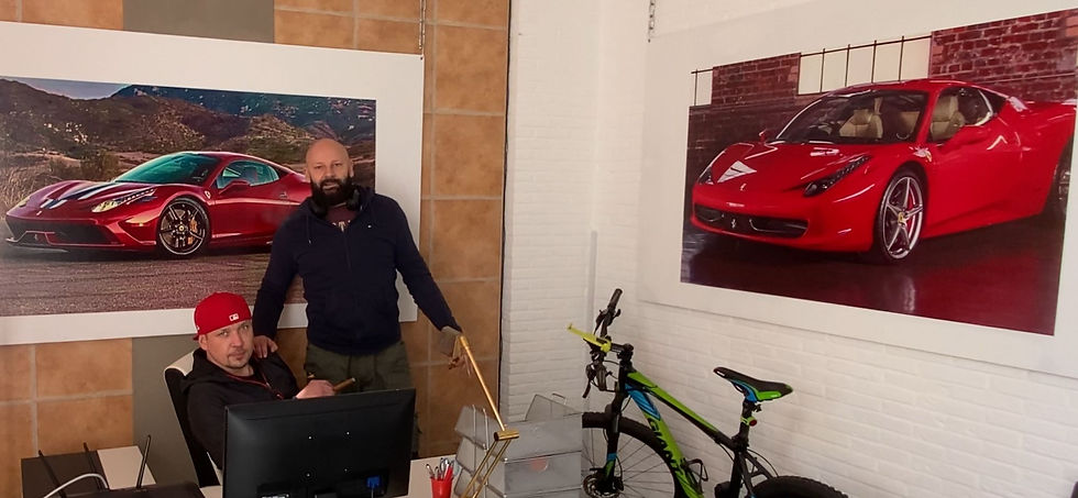 Thumbnail: Print on the wall