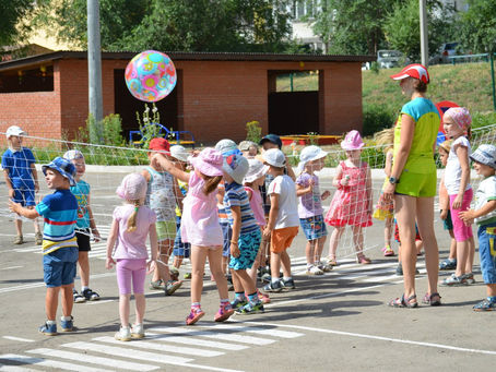 30.06.2015г. наш замечательный физрук Екатерина Васильевна провела мероприятие "Спортивное лето