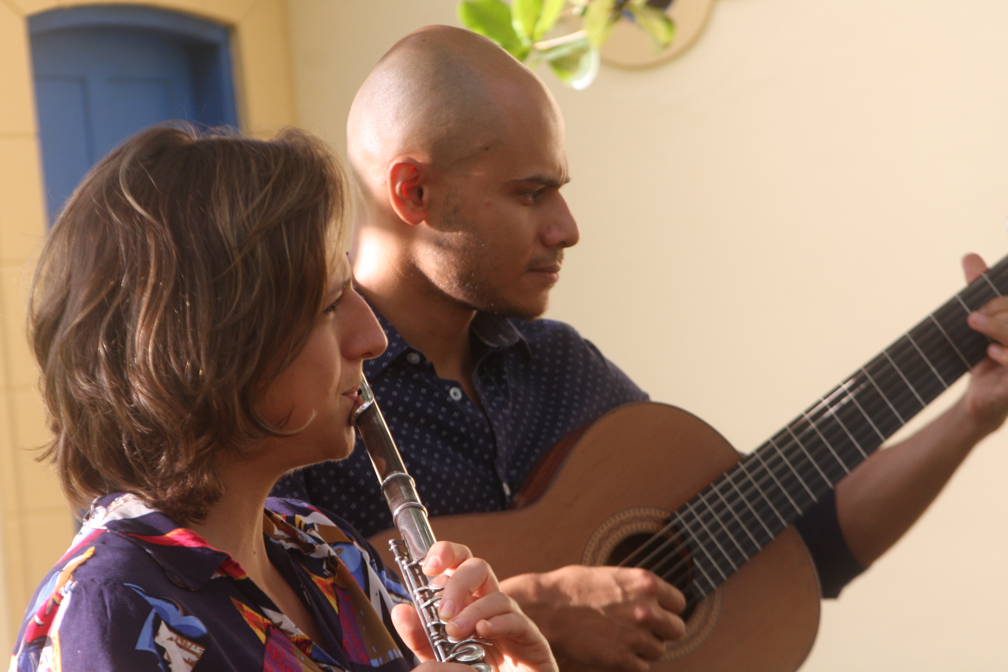 DUO ENTRE LATINOS
