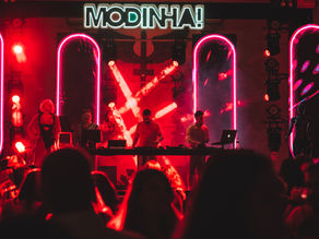 Modinha Festa versão Halloween: a mais divertida festa 35+ do Rio de Janeiro.