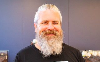 Lee Nickless_edited.jpg