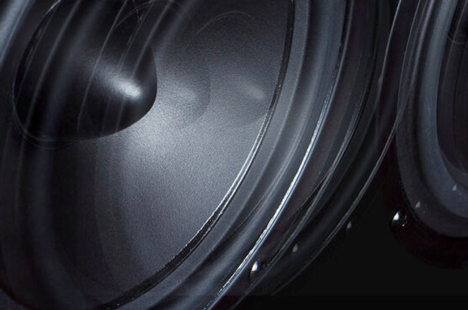 This active subwoofer amplifier provides the best bass sound possible, with an in-built gain adjustment control.