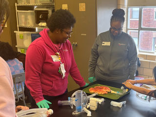 Cincinnati Children's Physician and CCTST’s WE C-RAB Member Bring Hands-On Health Sciences Career Day to Middle Schools
